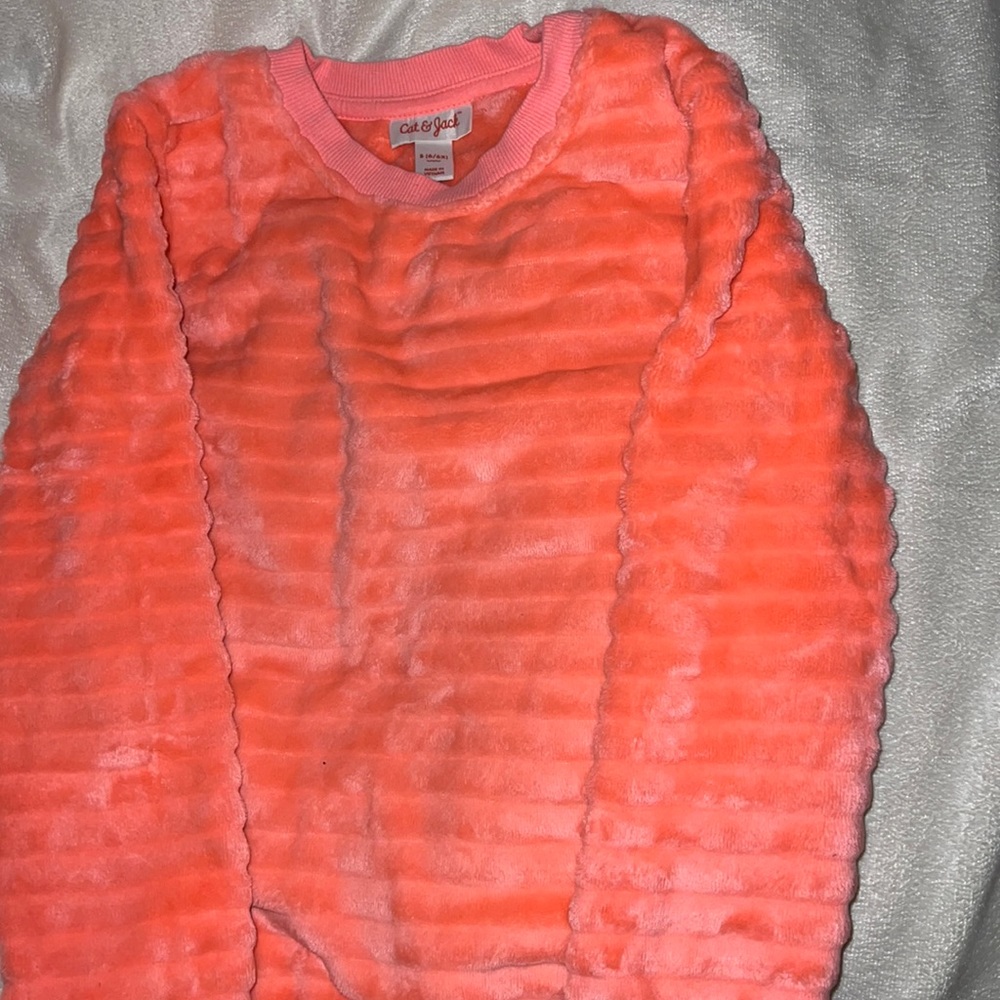 Cat & Jack coral fuzzy sweatshirt size 6/6x